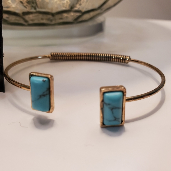 Boho Turquoise Elephant Earrings and Bracelet Set - Picture 4 of 4